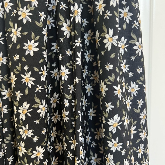BNWT Black floral dress - Picture 4 of 6